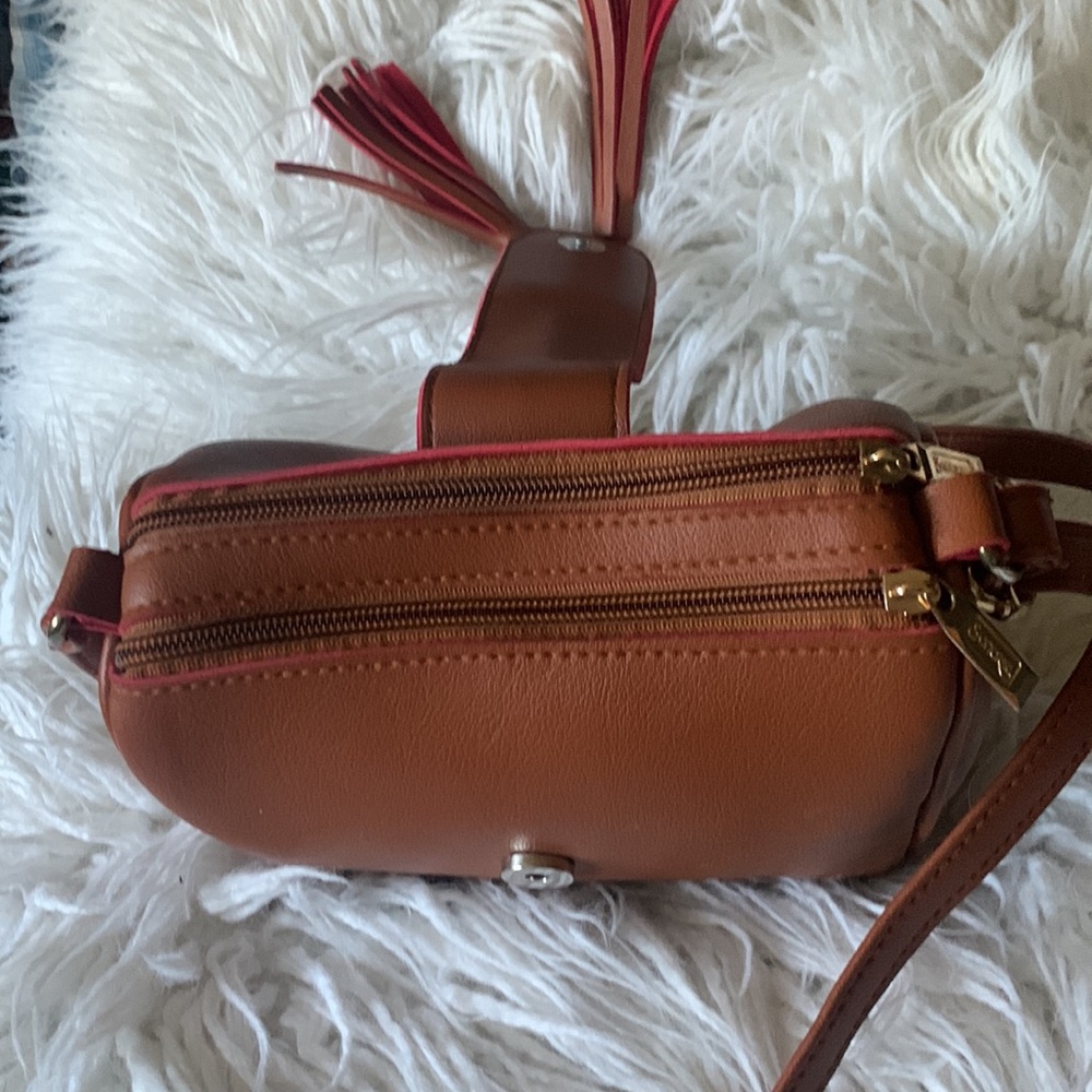 Santorini Camel Crossbody Purse - Picture 3 of 7